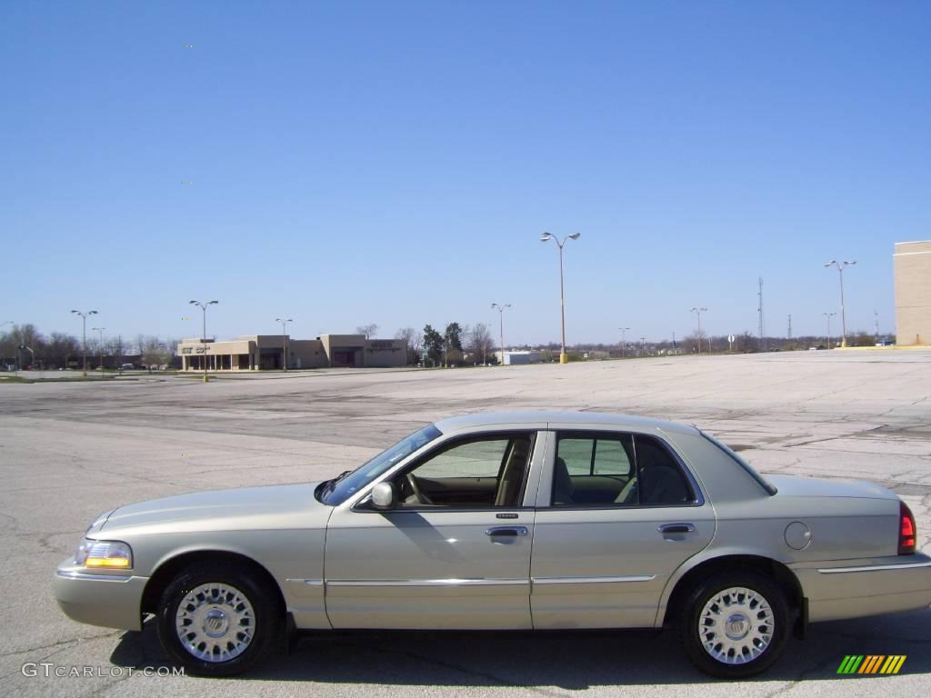 2004 Grand Marquis GS - Gold Ash Metallic / Medium Parchment photo #5