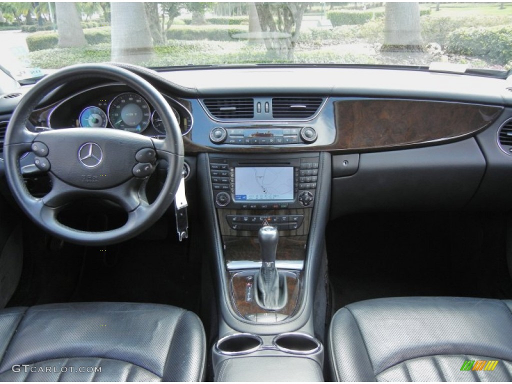 2007 Mercedes-Benz CLS 550 Black Dashboard Photo #69872581