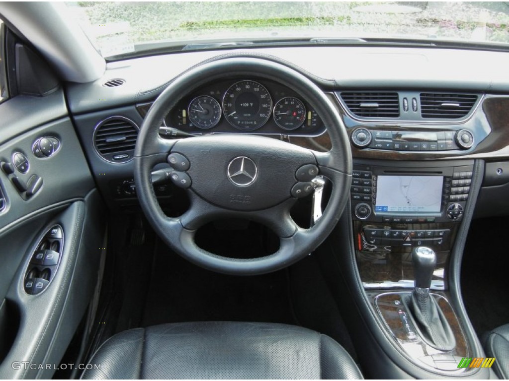 2007 Mercedes-Benz CLS 550 Black Steering Wheel Photo #69872590