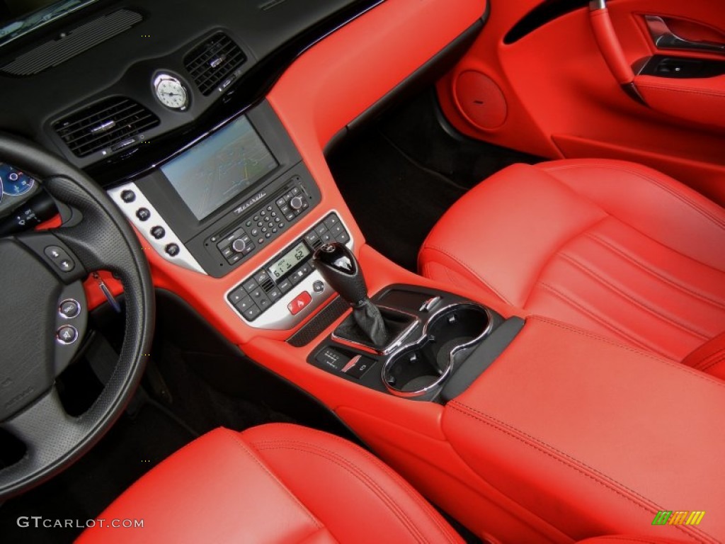 2011 Maserati GranTurismo Convertible GranCabrio Controls Photos