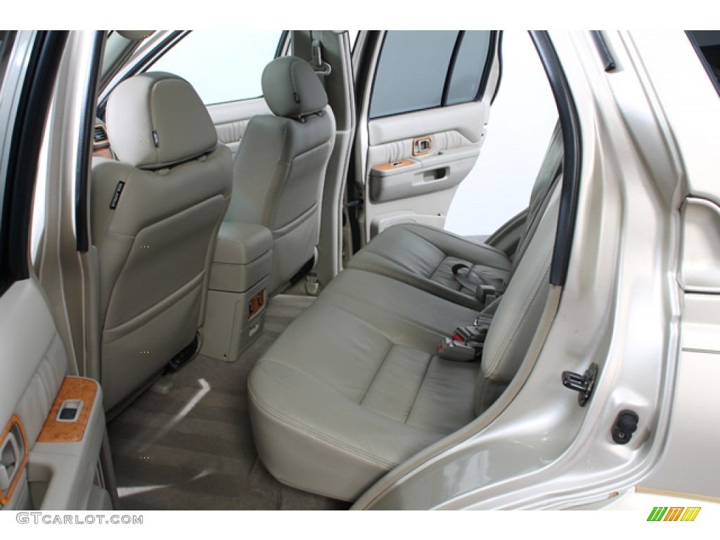 2001 QX4 4x4 - Tuscan Beige Metallic / Stone Beige photo #19