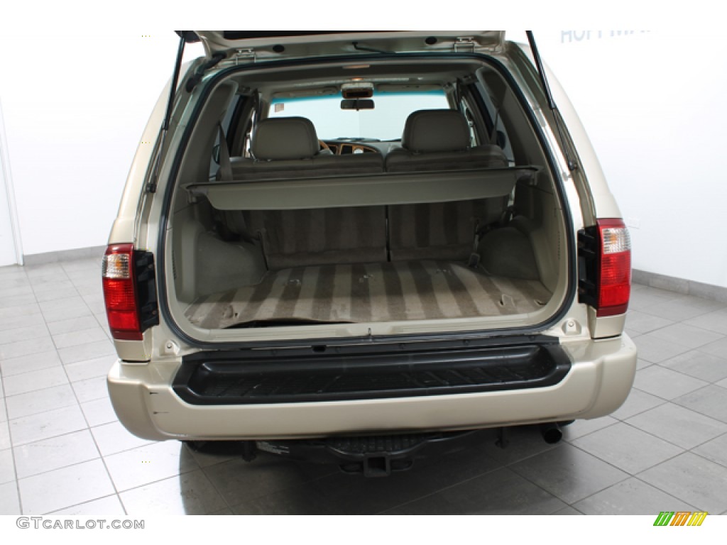 2001 Infiniti QX4 4x4 Trunk Photo #69874021