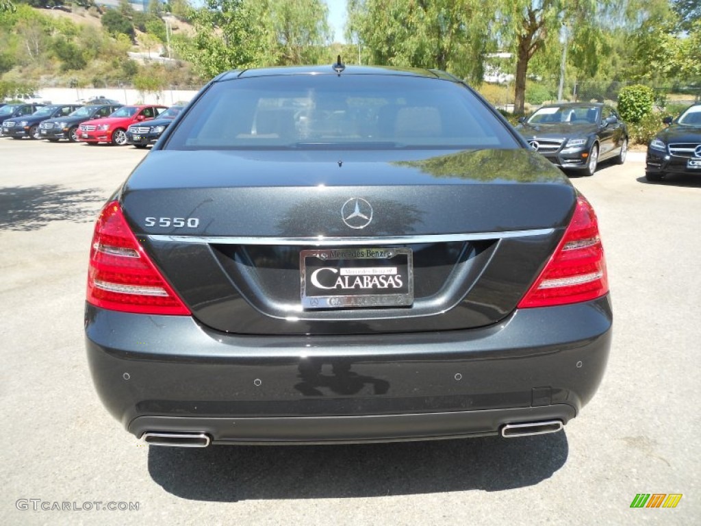 2013 S 550 Sedan - Magnetite Black Metallic / Sahara Beige/Black photo #9