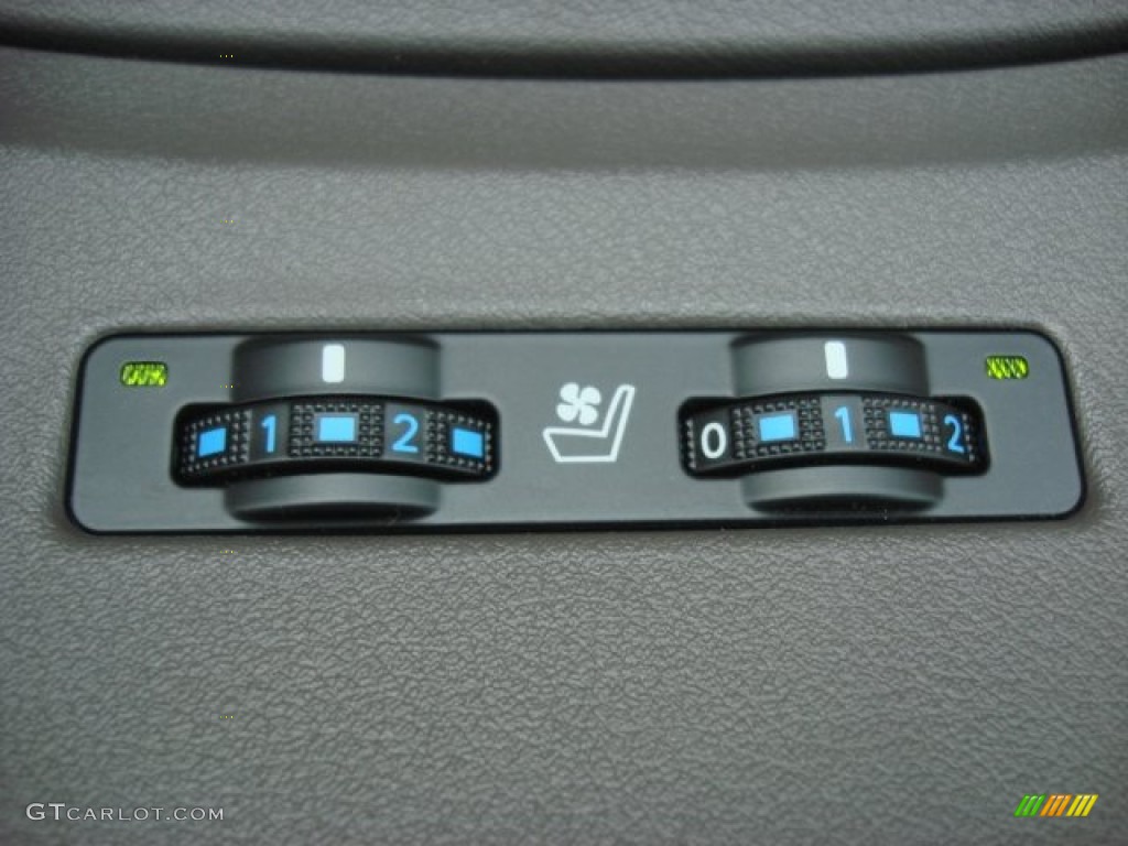 2010 Lexus ES 350 Controls Photo #69881680