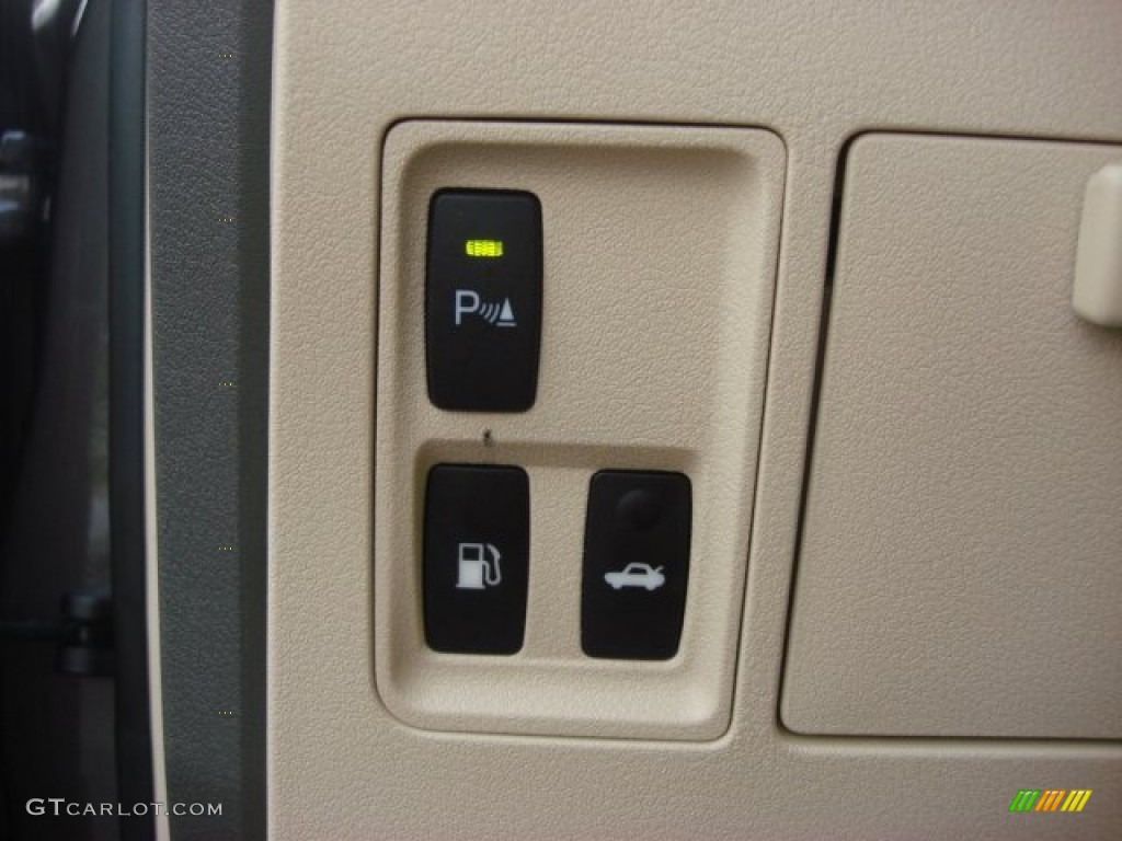2010 Lexus ES 350 Controls Photo #69881728