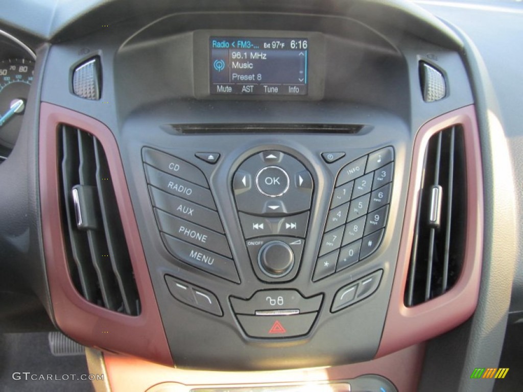 2012 Ford Focus SEL Sedan Controls Photo #69884150