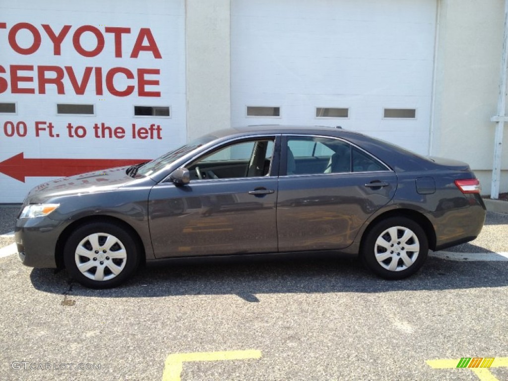 2010 Camry LE - Magnetic Gray Metallic / Ash Gray photo #3