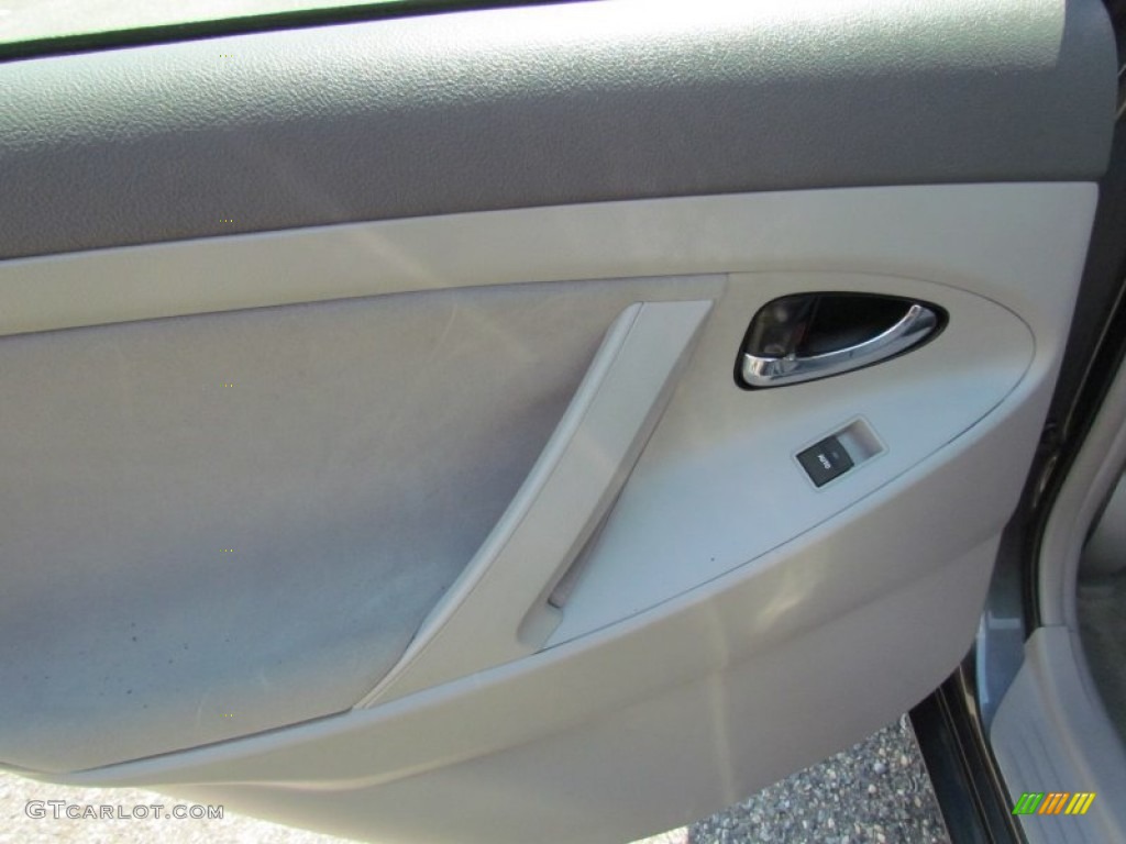 2010 Camry LE - Magnetic Gray Metallic / Ash Gray photo #18