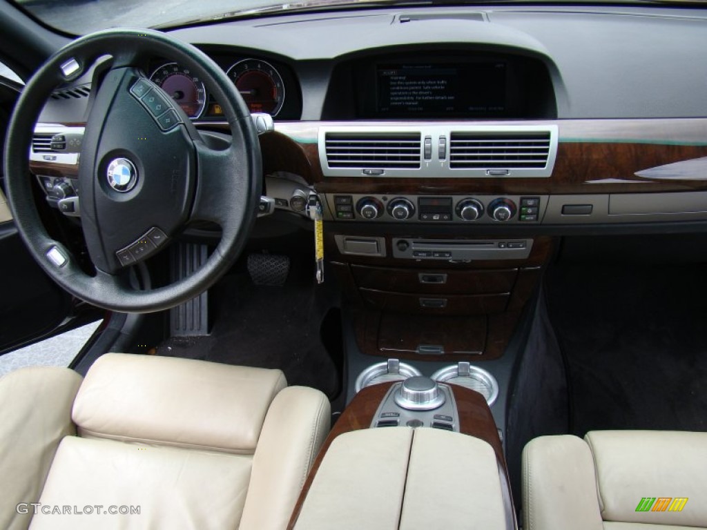 2006 BMW 7 Series 750i Sedan Black/Cream Beige Dashboard Photo #69886723