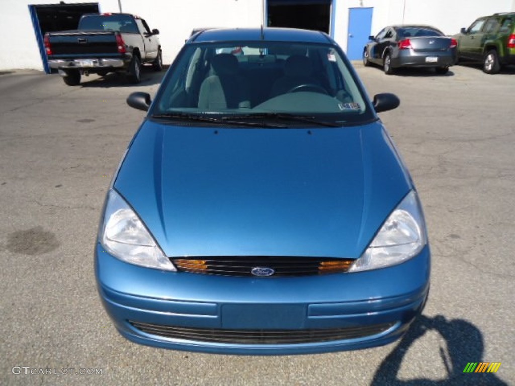 2000 Focus LX Sedan - Light Sapphire Blue Metallic / Medium Graphite photo #7
