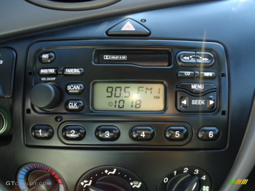 2000 Ford Focus LX Sedan Audio System Photos