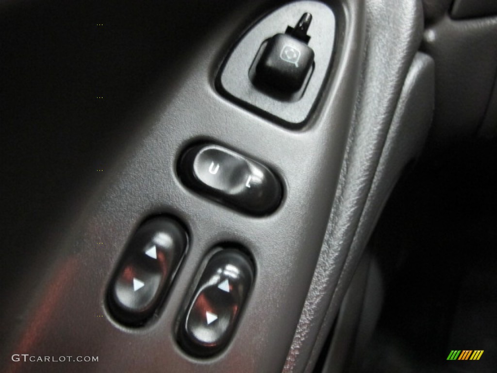 2002 Ford Mustang GT Coupe Controls Photo #69888106