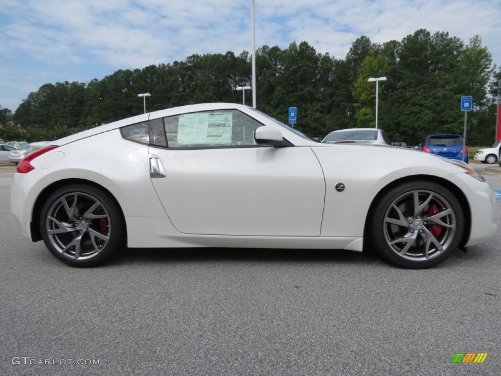 Nissan 370z in white #10