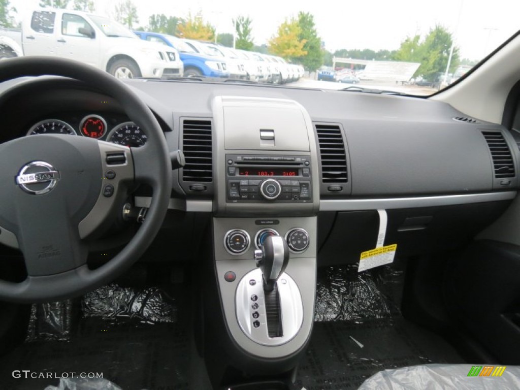 2012 Nissan Sentra 2.0 SR Transmission Photos