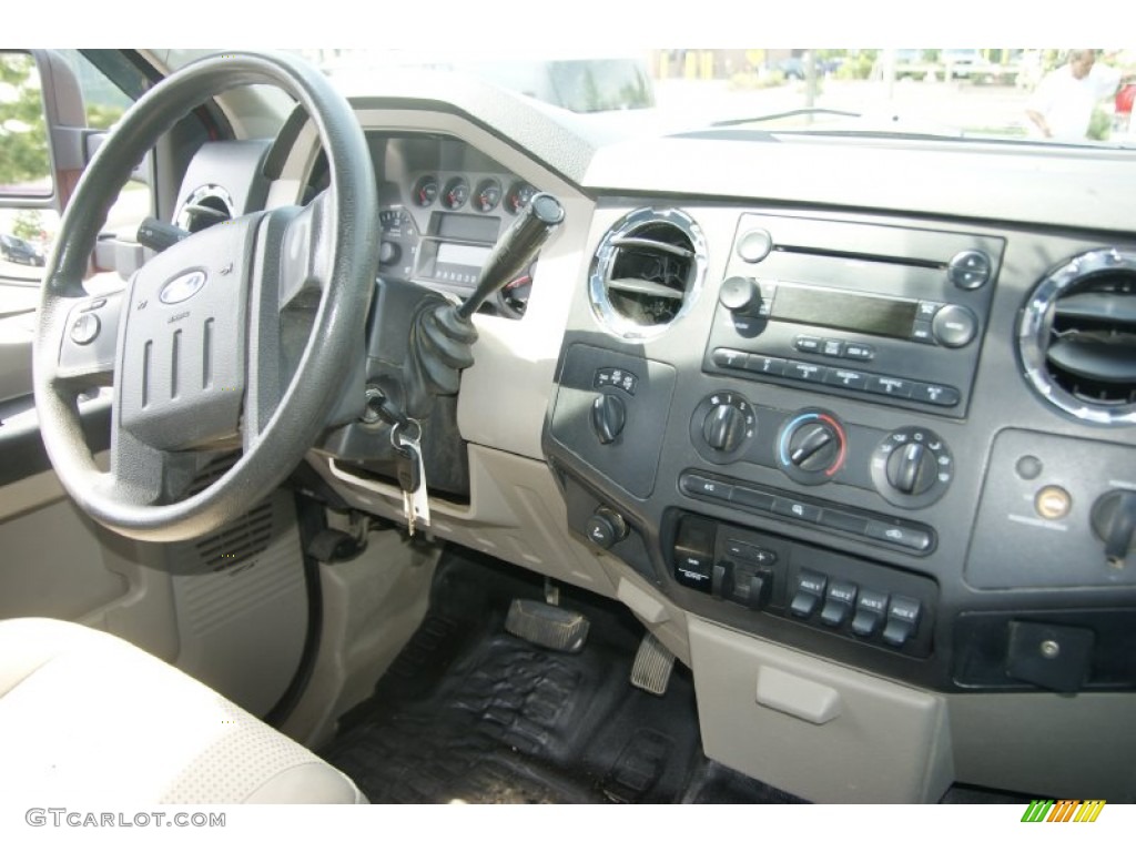 2008 F350 Super Duty XLT Regular Cab 4x4 - Bright Red / Medium Stone photo #14