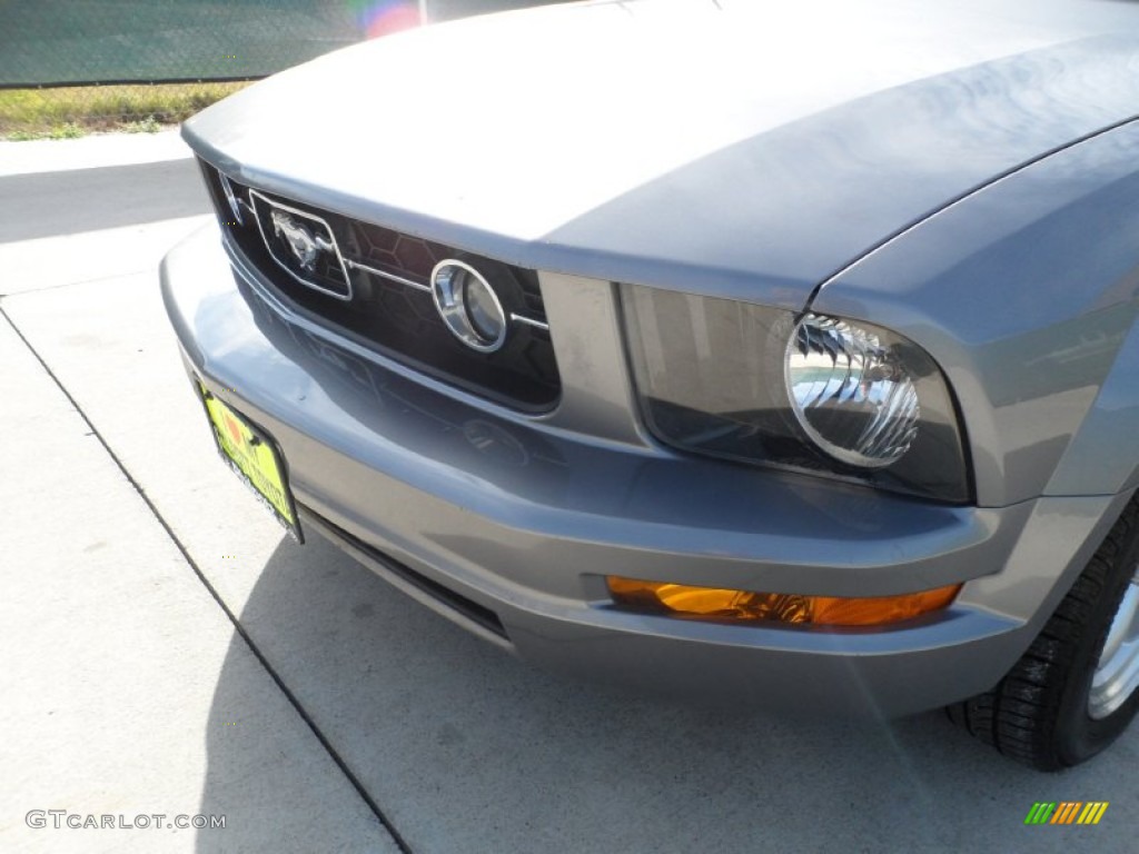 2007 Mustang V6 Premium Coupe - Tungsten Grey Metallic / Dark Charcoal photo #11