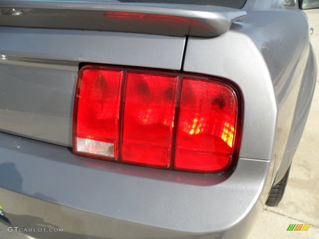 2007 Mustang V6 Premium Coupe - Tungsten Grey Metallic / Dark Charcoal photo #20
