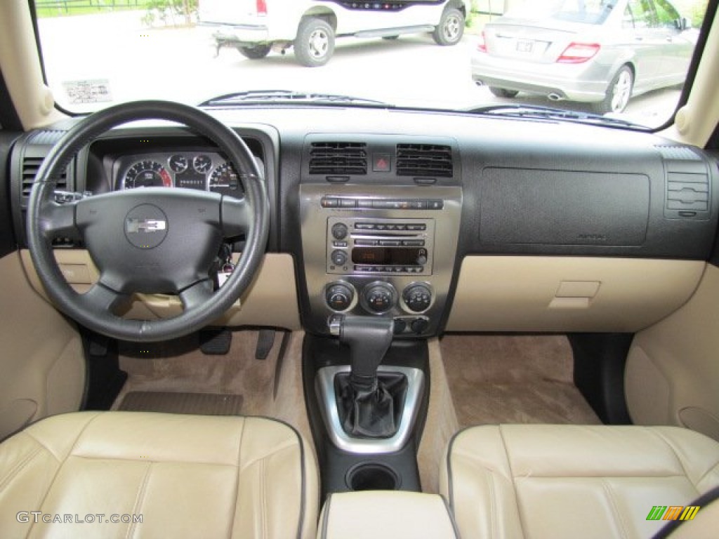 2006 Hummer H3 Standard H3 Model Light Cashmere Beige Dashboard Photo #69902290