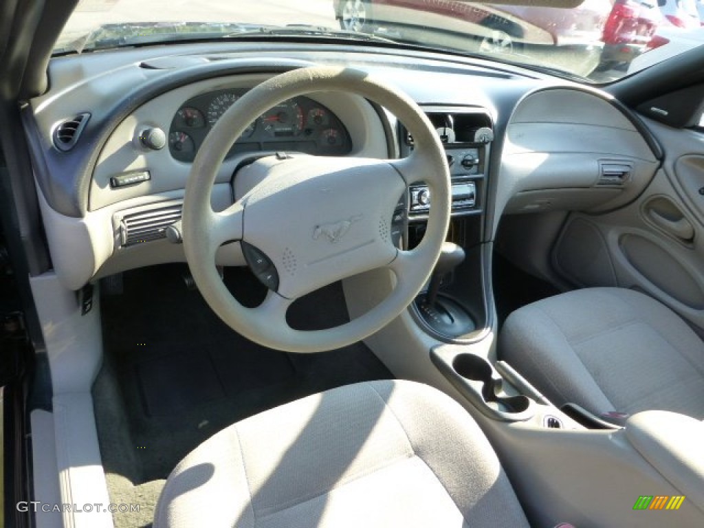 Light Graphite Interior 1999 Ford Mustang V6 Coupe Photo #69902389