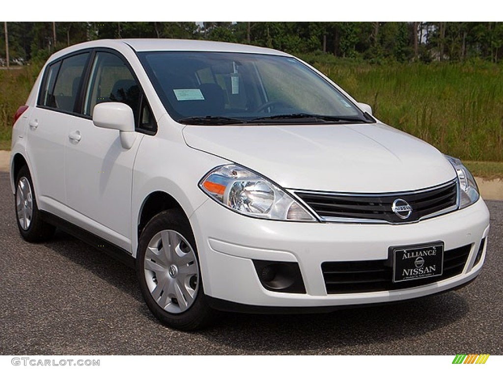 2012 Versa 1.8 S Hatchback - Fresh Powder White / Charcoal photo #1