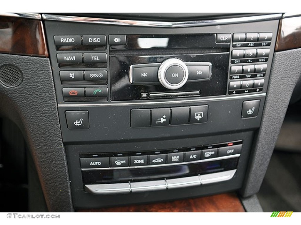 2010 Mercedes-Benz E 350 Coupe Controls Photo #69907166
