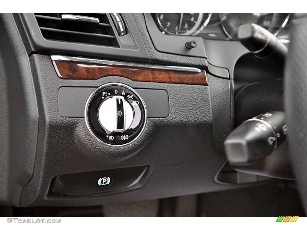 2010 Mercedes-Benz E 350 Coupe Controls Photo #69907199