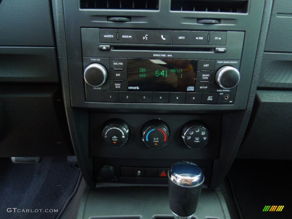 2011 Dodge Nitro Heat Controls Photos
