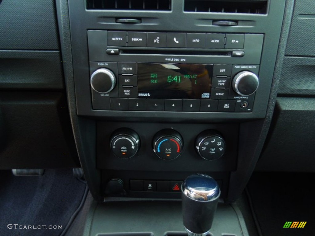 2011 Dodge Nitro Heat Controls Photos