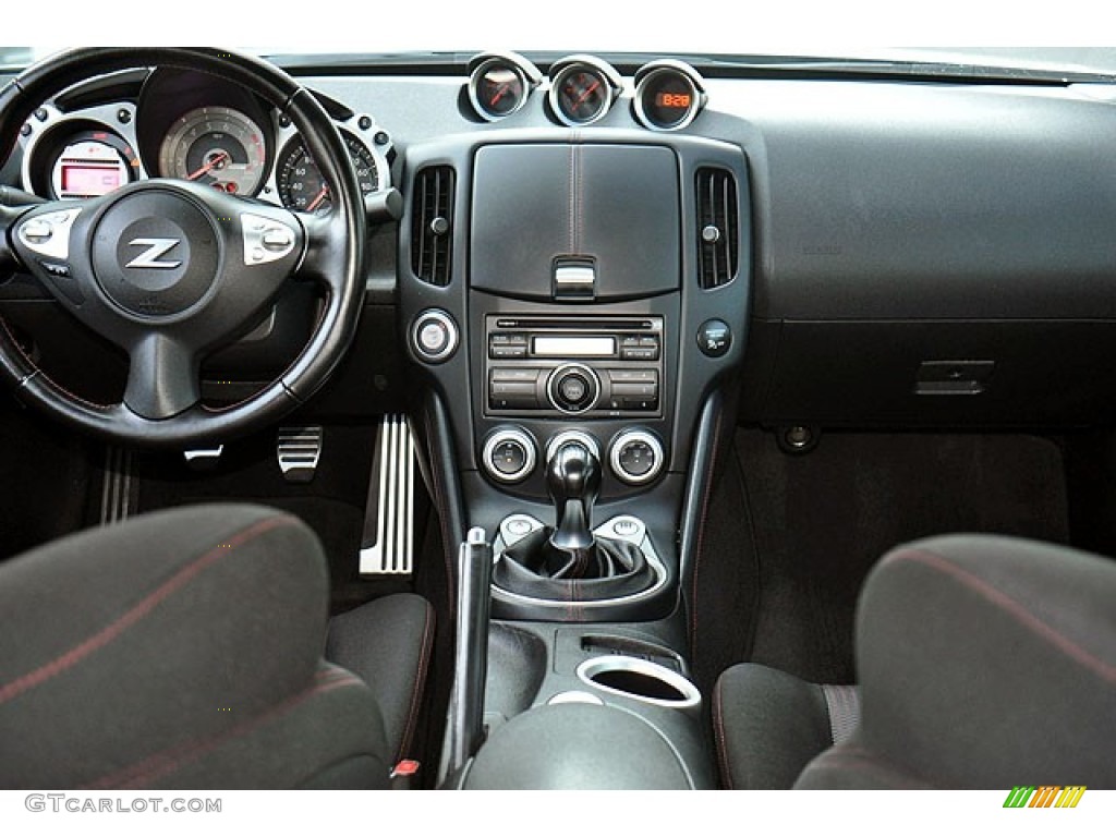 2010 370Z NISMO Coupe - Brilliant Silver / NISMO Black/Red Cloth photo #18