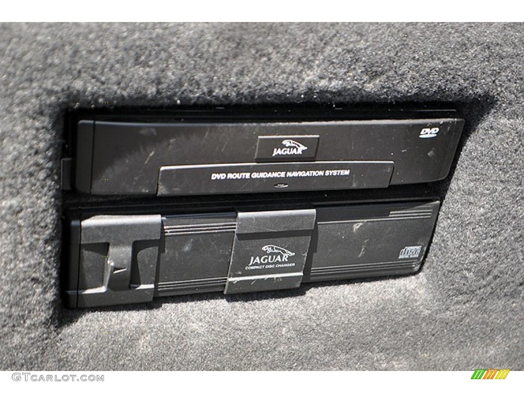 2002 Jaguar XJ Vanden Plas Audio System Photo #69909722