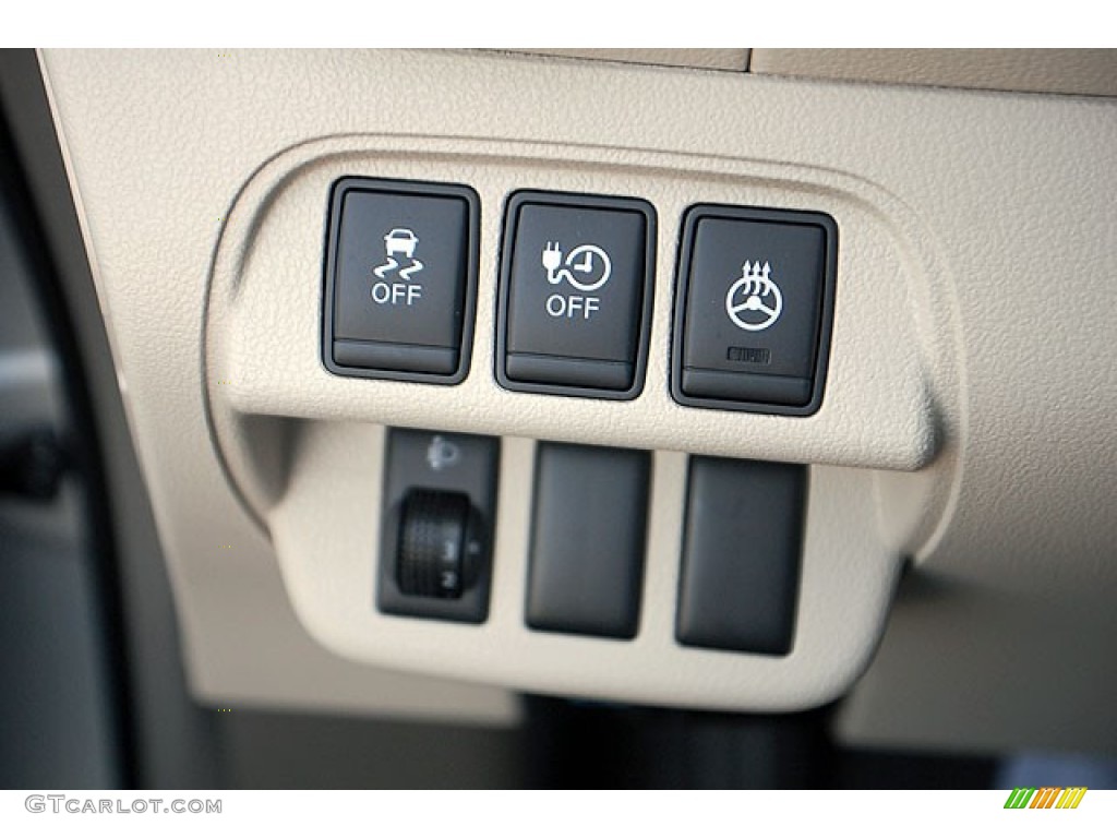 2012 Nissan LEAF SL Controls Photo #69910112