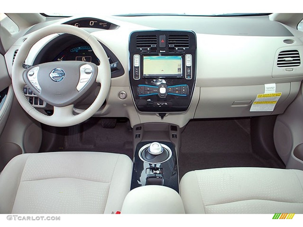 Light Gray Interior 2012 Nissan LEAF SL Photo #69910232