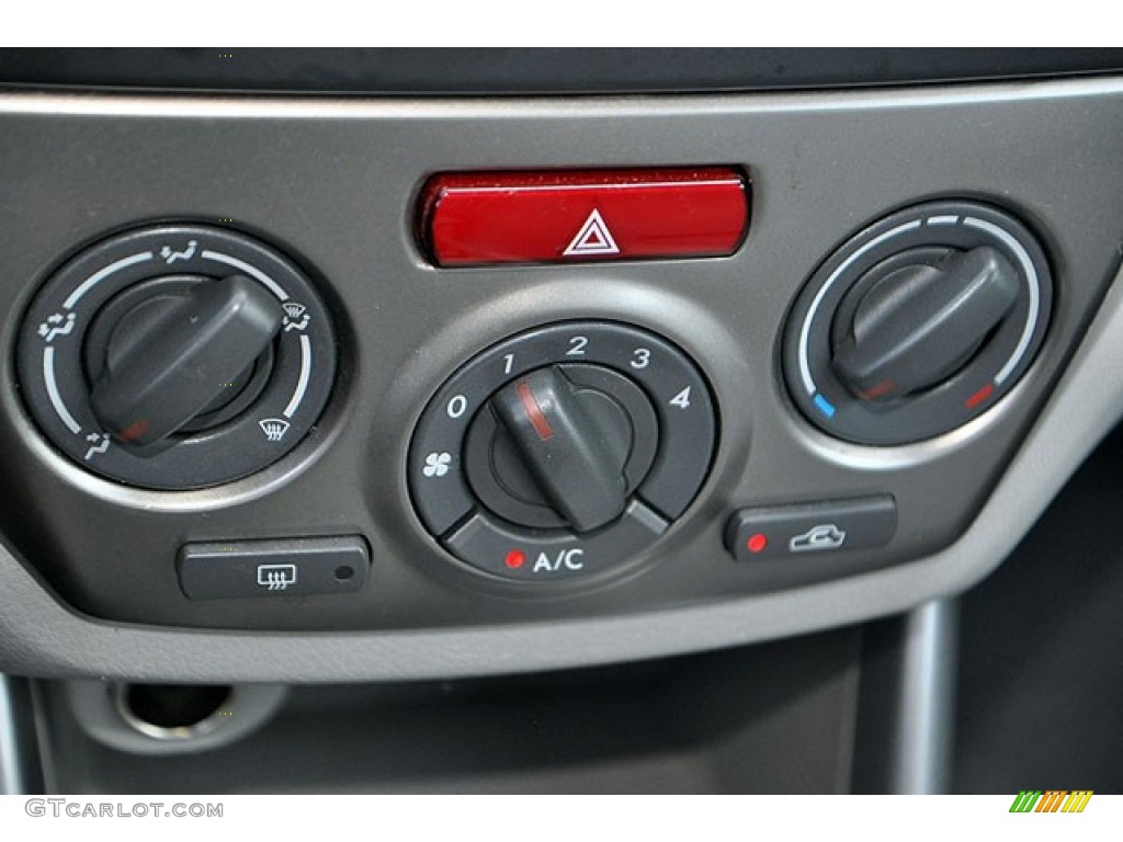 2009 Subaru Forester 2.5 X Controls Photo #69910751