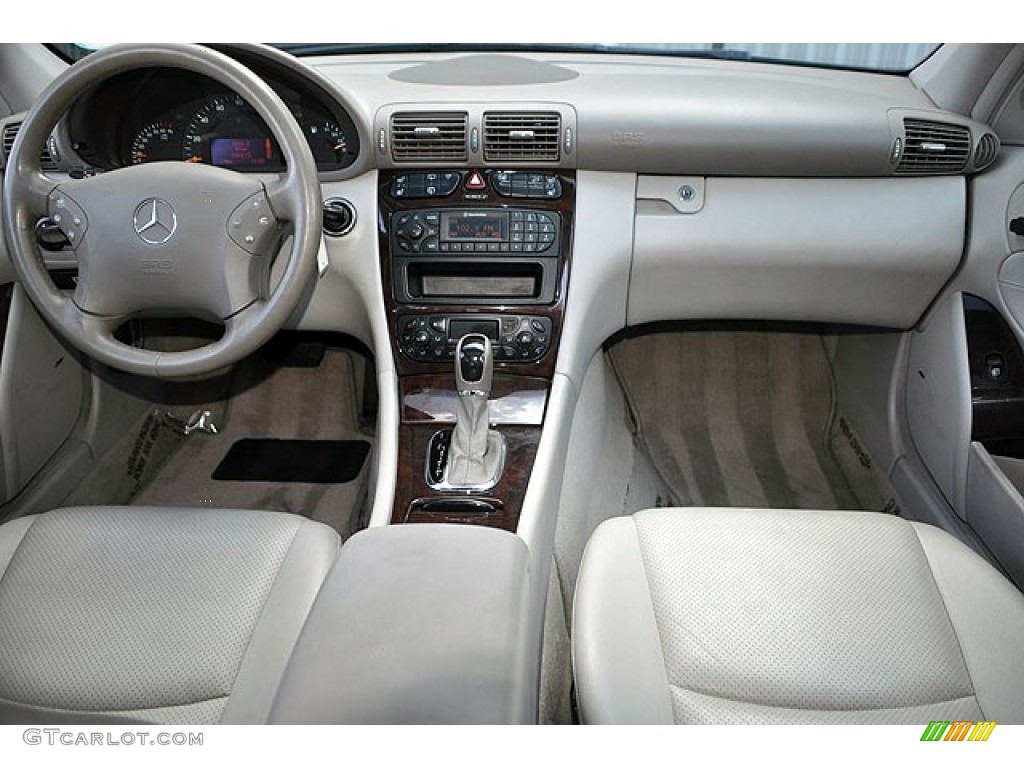 2004 Mercedes-Benz C 320 4Matic Wagon Dashboard Photos