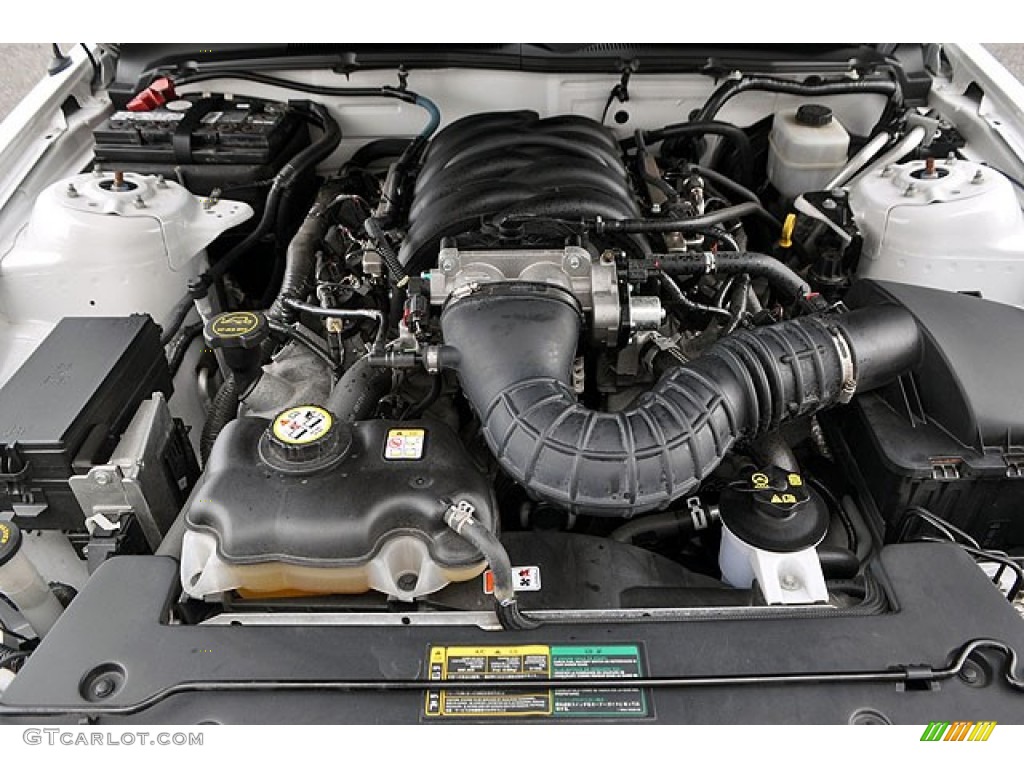 2006 Ford Mustang GT Premium Coupe 4.6 Liter SOHC 24-Valve VVT V8 Engine Photo #69913208