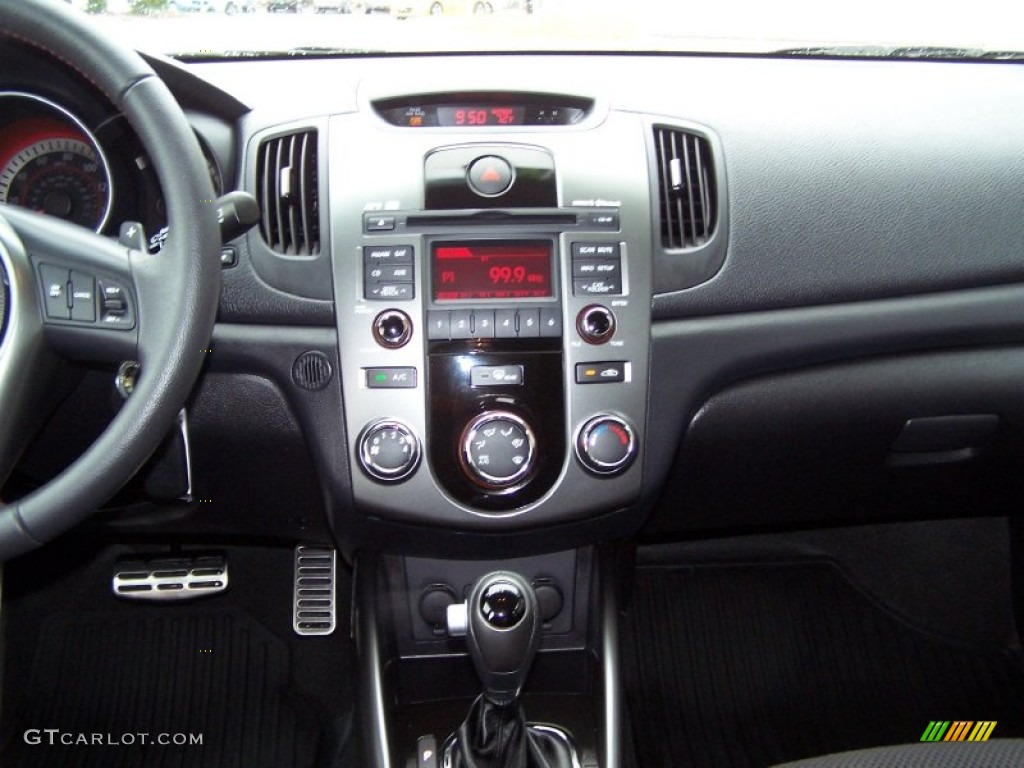 2012 Kia Forte 5-Door SX Dashboard Photos