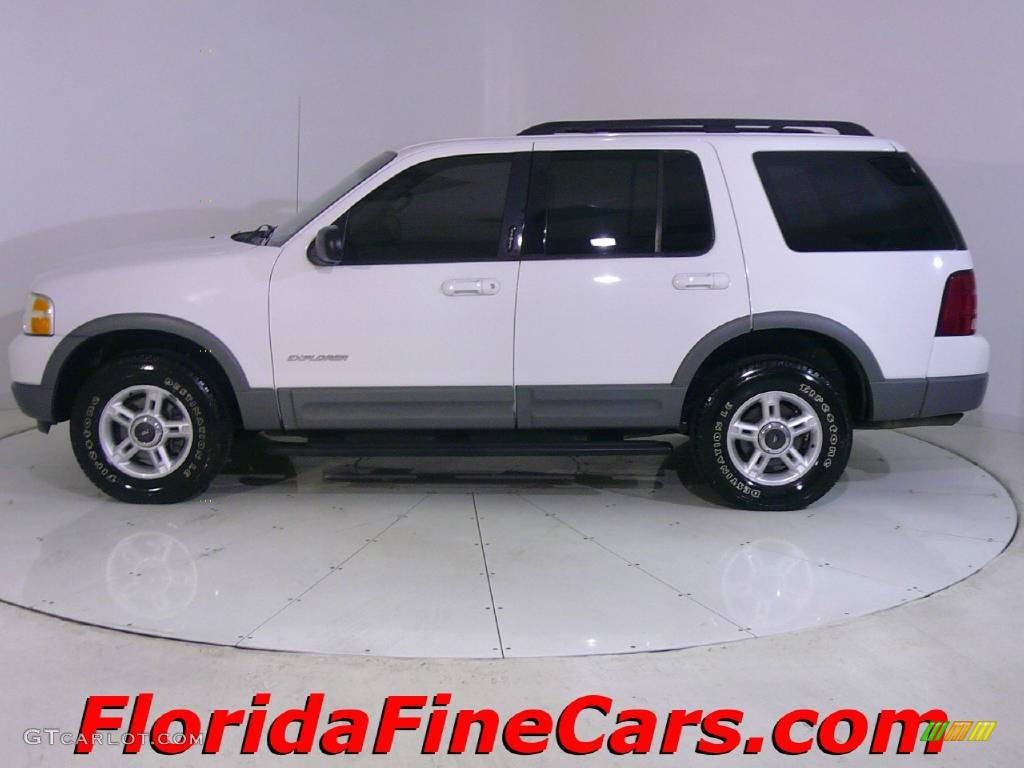 2002 Explorer XLT - Oxford White / Graphite photo #3