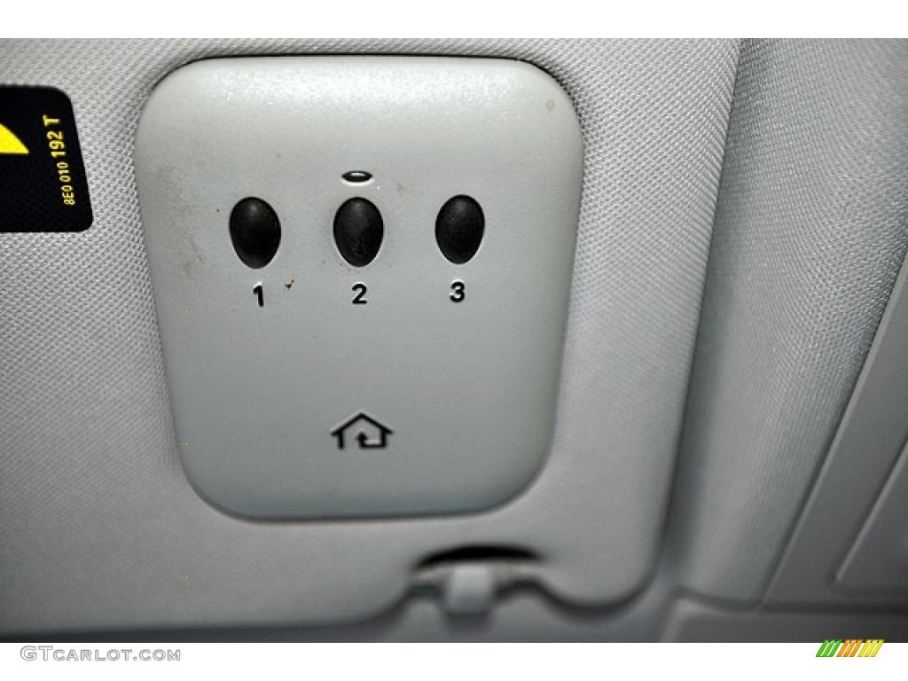 2004 Audi A6 3.0 quattro Sedan Controls Photo #69918815