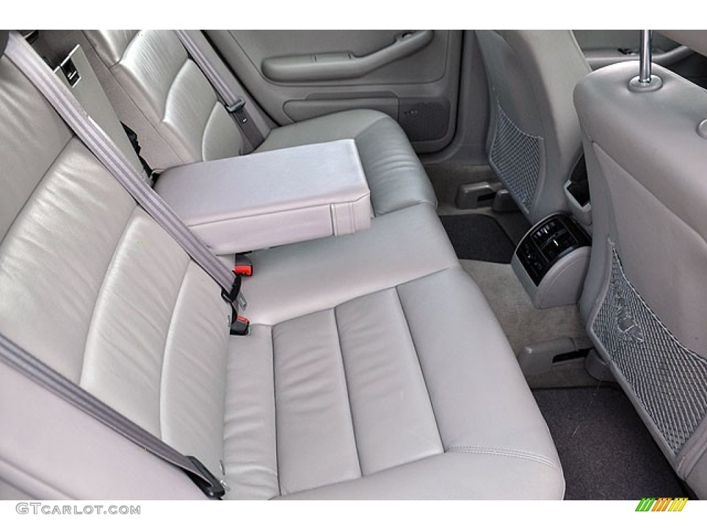 2004 Audi A6 3.0 quattro Sedan Rear Seat Photos