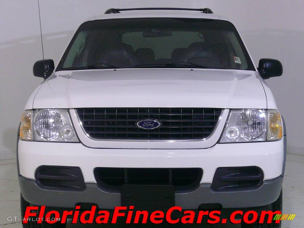 2002 Explorer XLT - Oxford White / Graphite photo #5