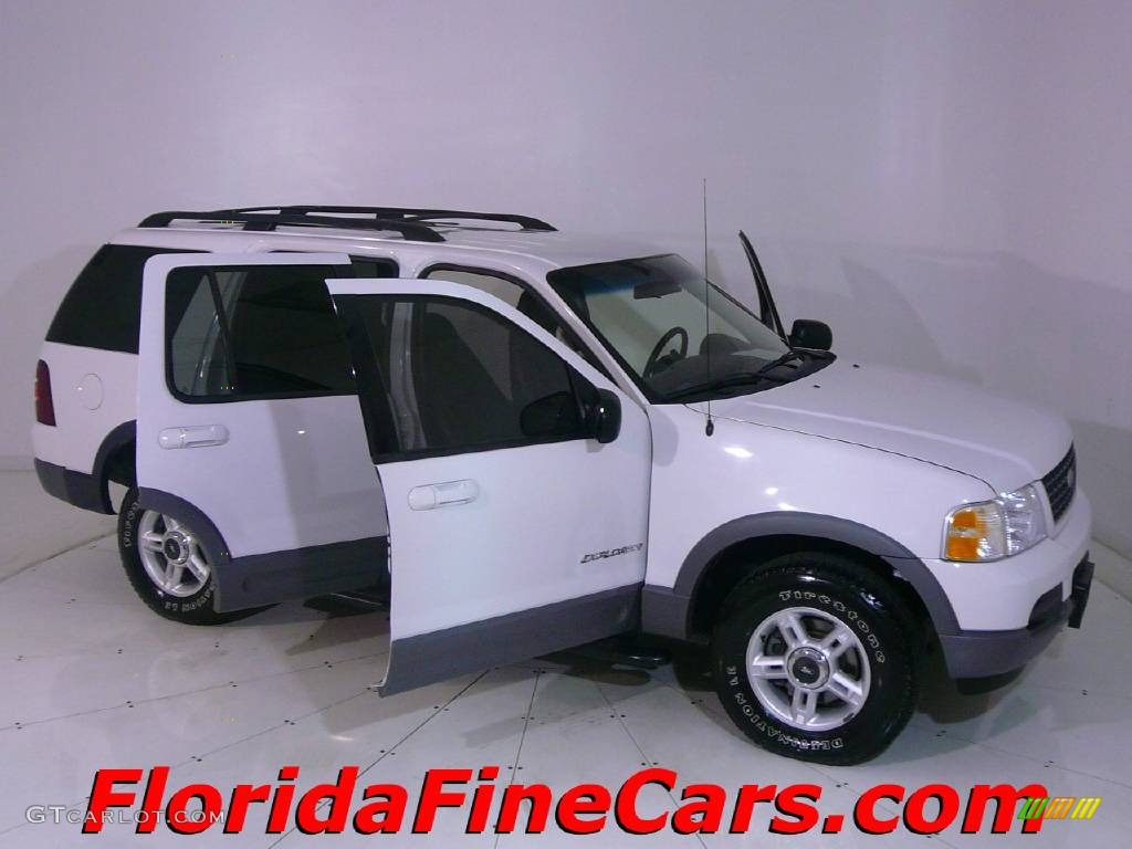 2002 Explorer XLT - Oxford White / Graphite photo #7