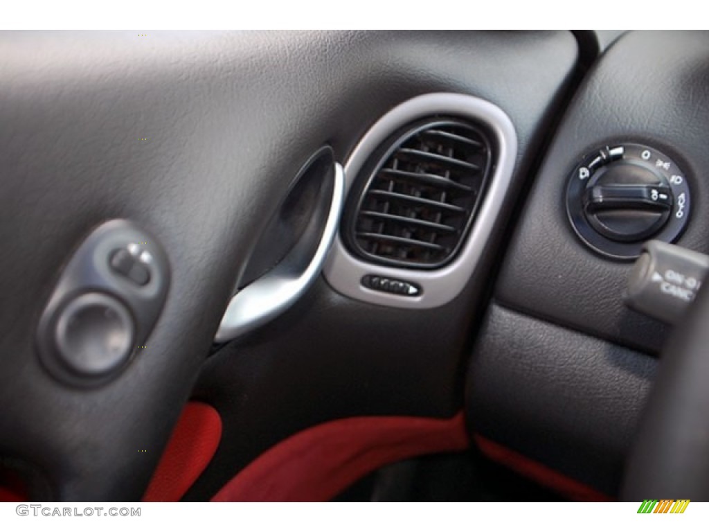 2004 Pontiac GTO Coupe Controls Photo #69920822