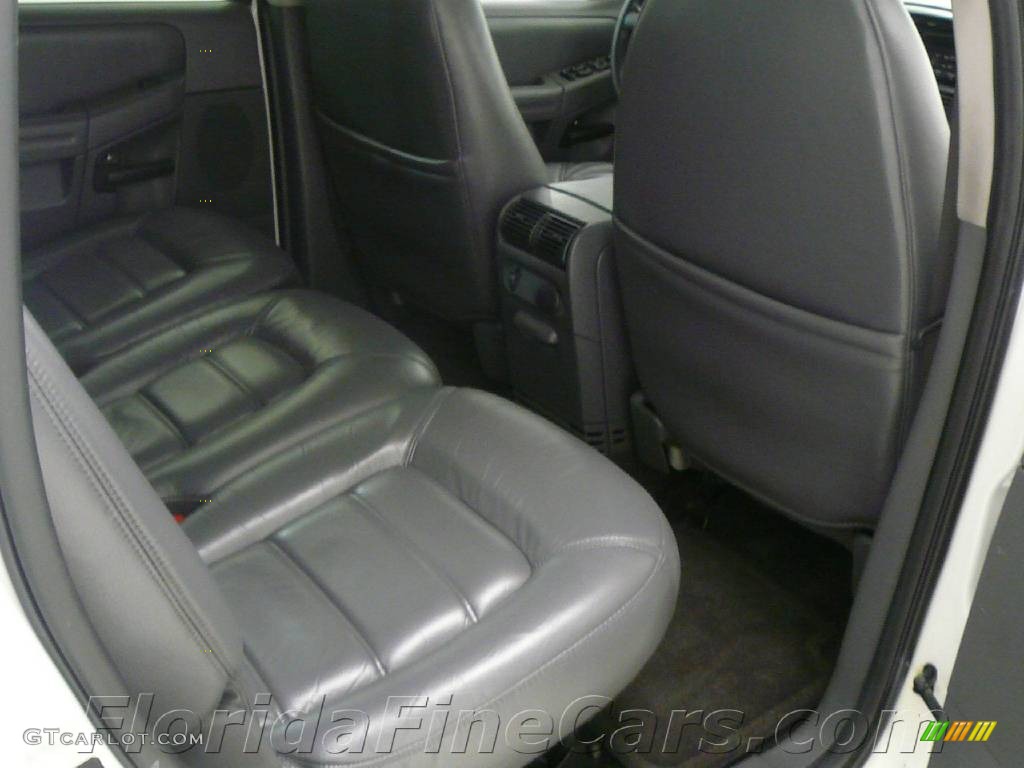2002 Explorer XLT - Oxford White / Graphite photo #13