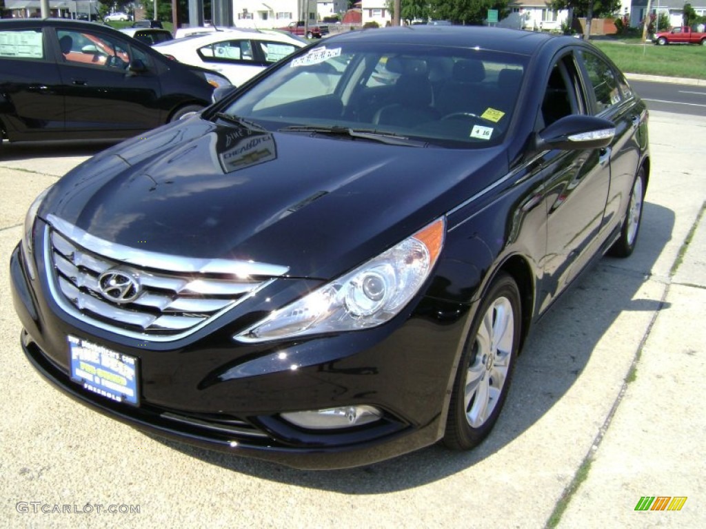2011 Sonata SE - Midnight Black / Black photo #1