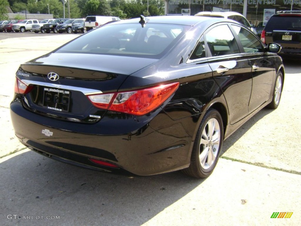 2011 Sonata SE - Midnight Black / Black photo #4