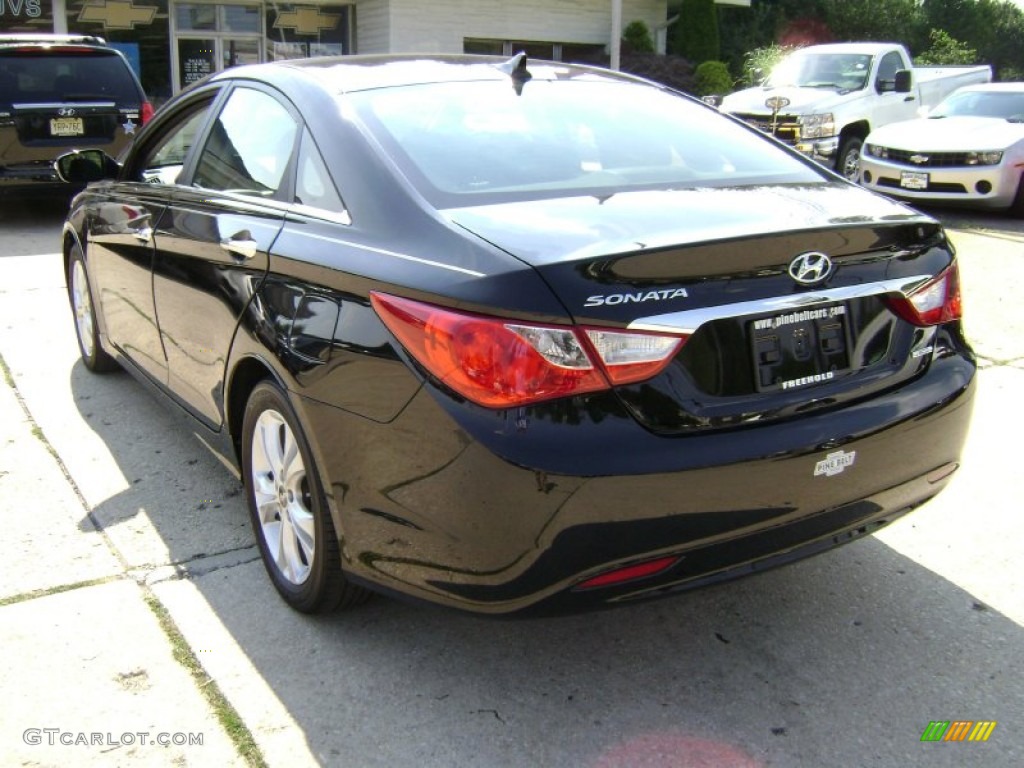 2011 Sonata SE - Midnight Black / Black photo #6
