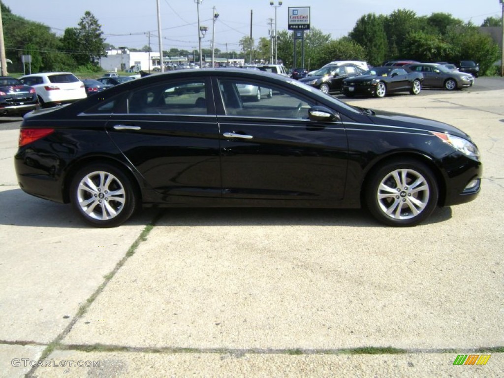 2011 Sonata SE - Midnight Black / Black photo #7