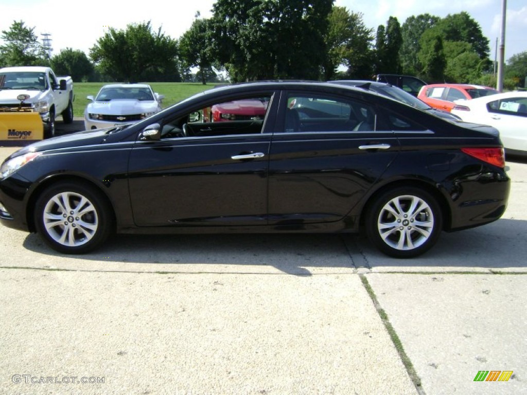 2011 Sonata SE - Midnight Black / Black photo #9