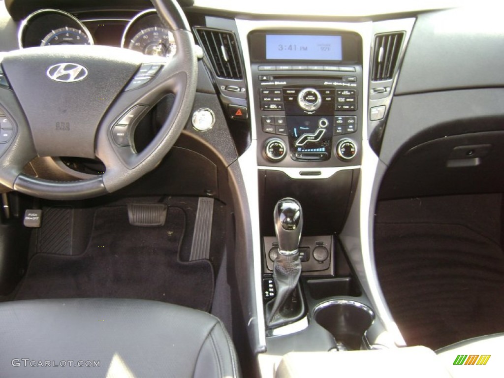 2011 Sonata SE - Midnight Black / Black photo #13