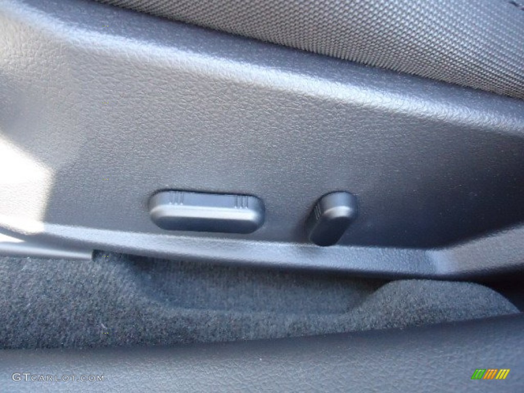 2012 Fusion SE - Ingot Silver Metallic / Charcoal Black photo #12